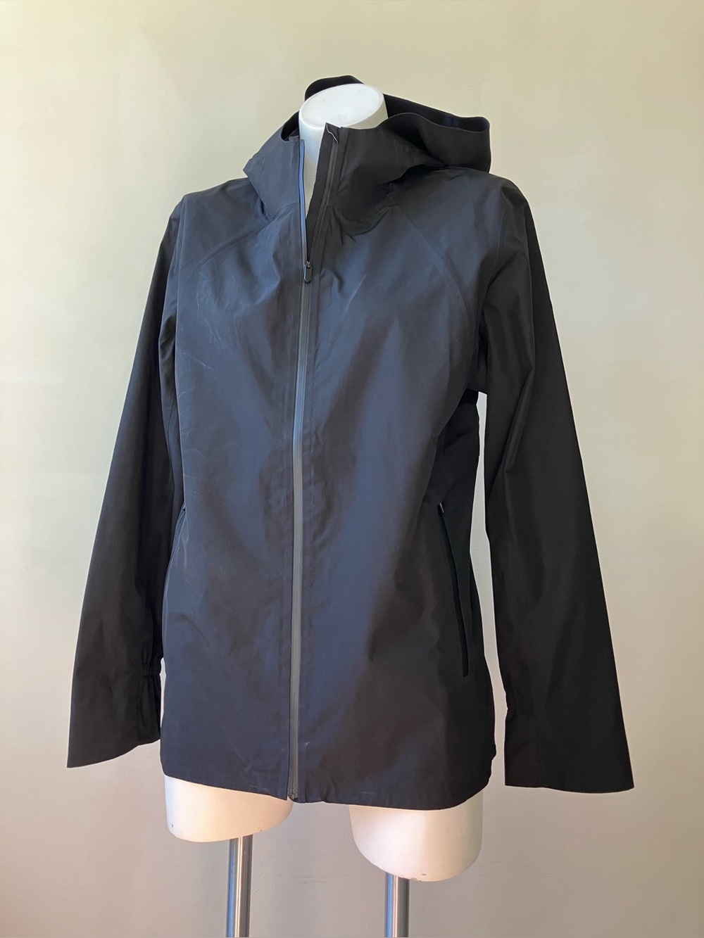 Athleta | Rainout Traverse Waterproof Rain Shell Lightweight Jacket